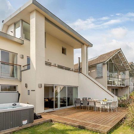 Cotswolds Lakehouse, With Hot Tub & Spa Access, Lower Mill Estate Somerford Keynes Esterno foto