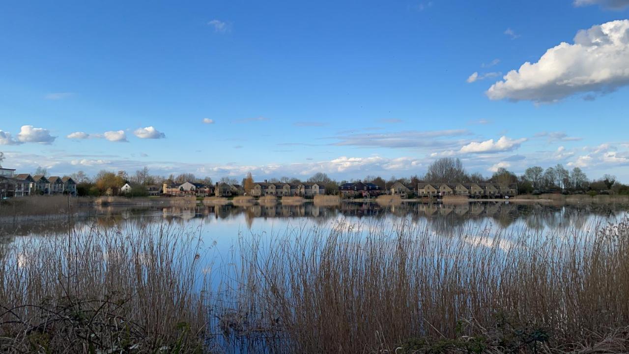 Cotswolds Lakehouse, With Hot Tub & Spa Access, Lower Mill Estate Somerford Keynes Esterno foto