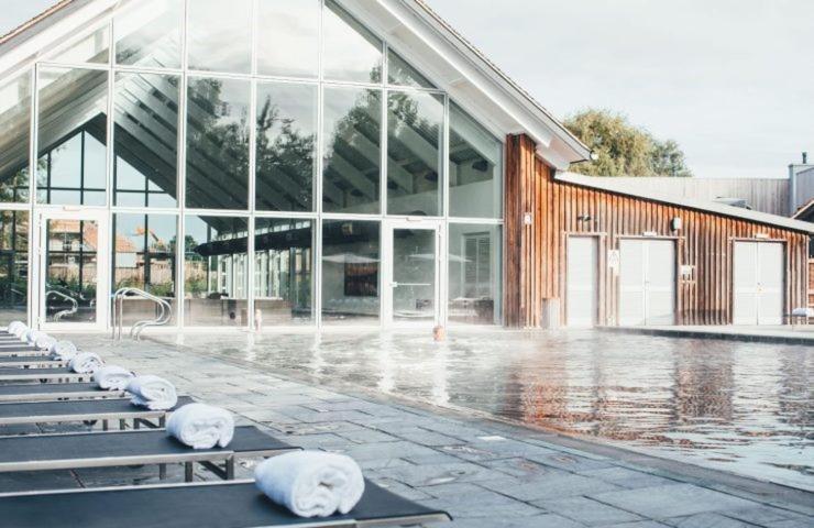 Cotswolds Lakehouse, With Hot Tub & Spa Access, Lower Mill Estate Somerford Keynes Esterno foto