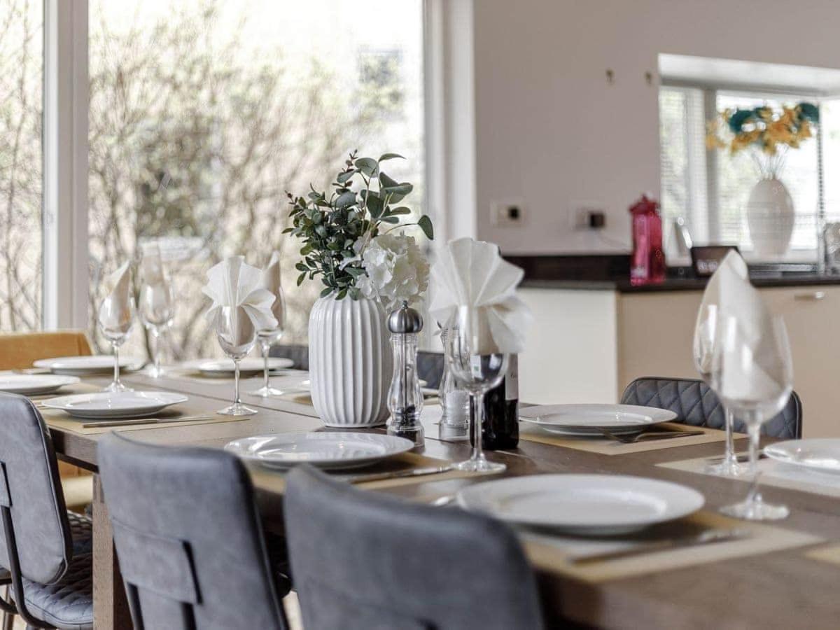 Cotswolds Lakehouse, With Hot Tub & Spa Access, Lower Mill Estate Somerford Keynes Esterno foto